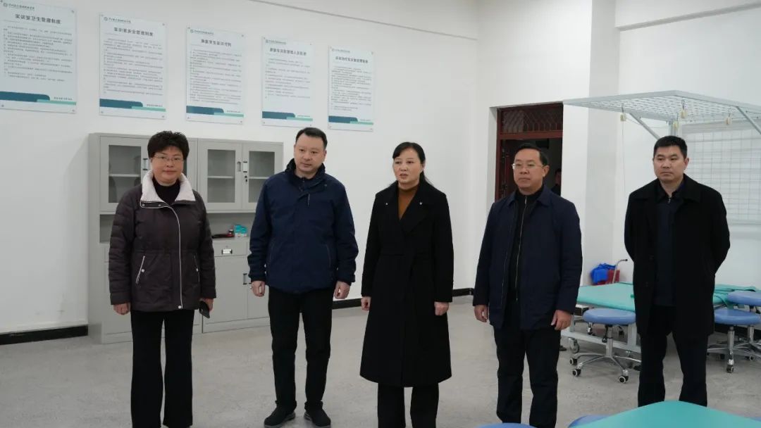 羅素平調(diào)研瀘州醫(yī)療器械職業(yè)學院